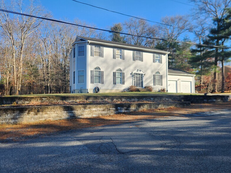 Primary Photo - 30 Mary Ann Way