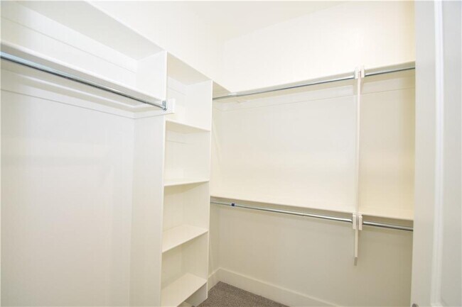 Building Photo - 401 Amethyst Rd