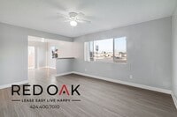 Building Photo - 660 S Riverside Ave