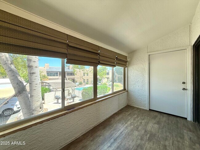 Building Photo - 5998 N 78th St