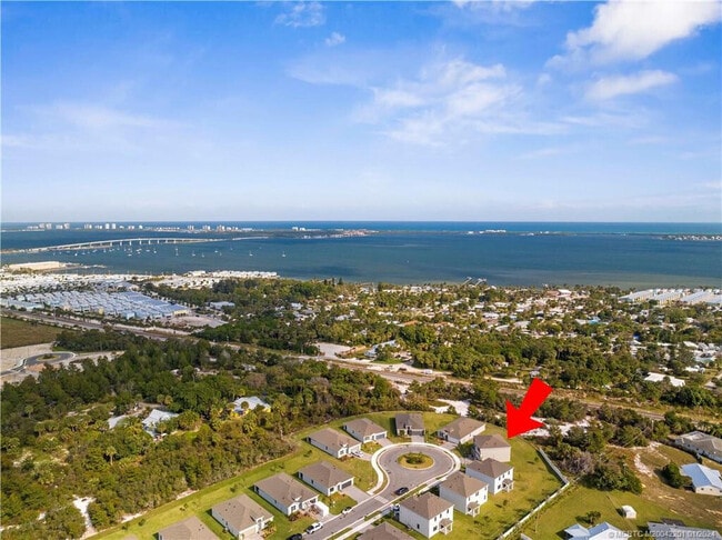 Building Photo - 2048 NE Ocean Dunes Dr