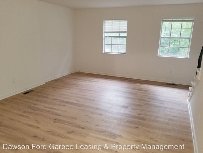 Building Photo - 3 br, 1.5 bath House - 424 West Cadbury Drive