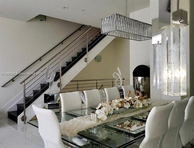 Building Photo - 6660 NW 105th Ct