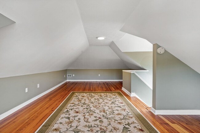 Building Photo - 638 Margaret St