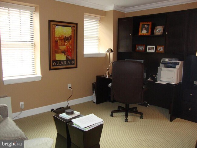 Building Photo - 1701 Locust St