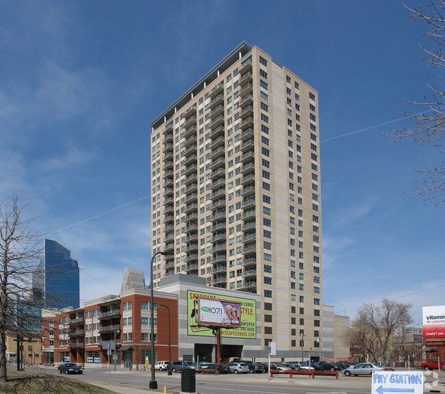 Building Photo - Skyscape Condominiums