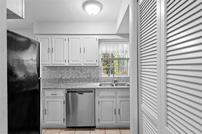 Building Photo - 5126 St Charles Ln