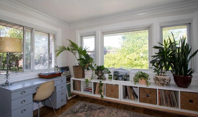 Building Photo - 620 Elgin Ave