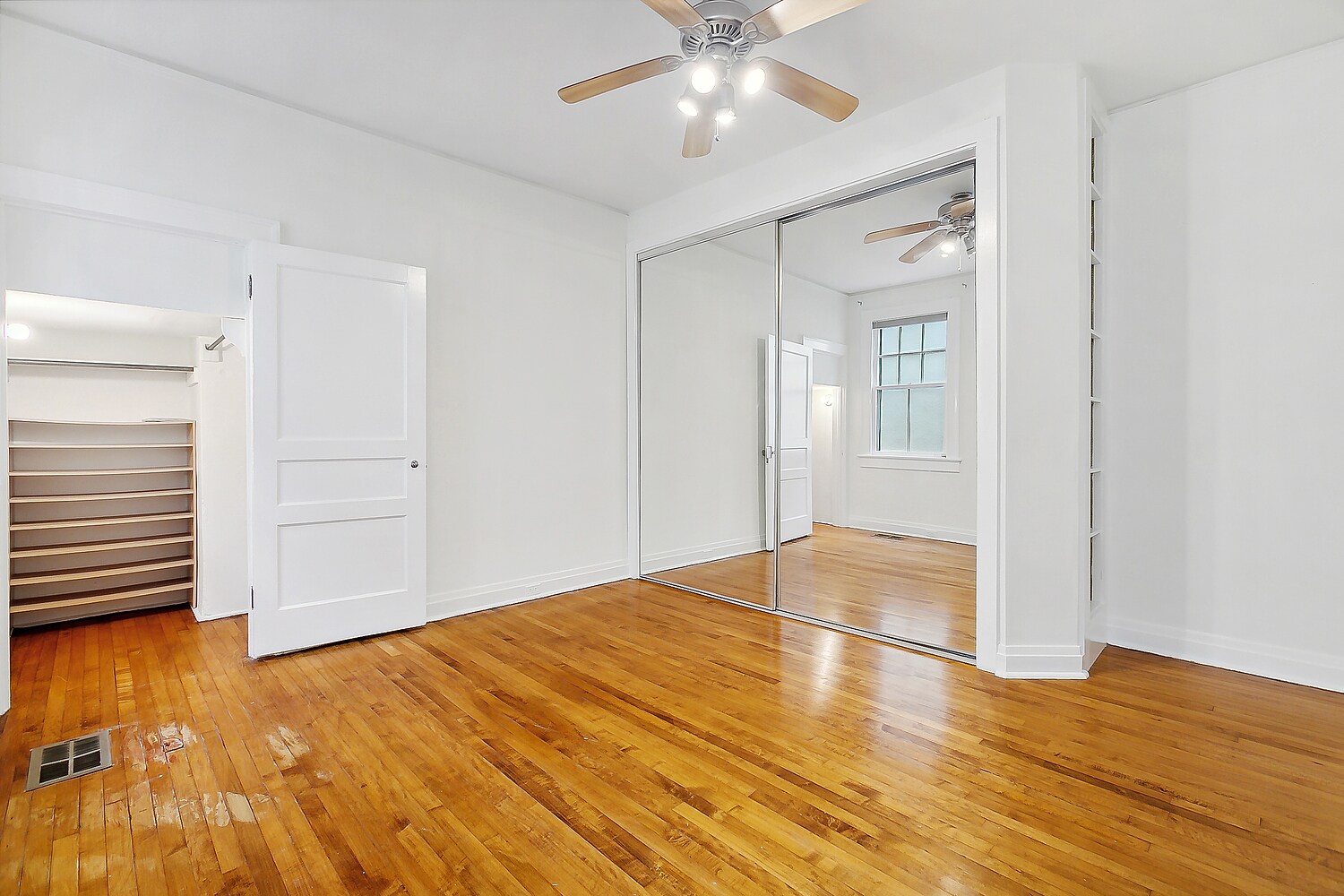 Building Photo - 1617 Soniat St