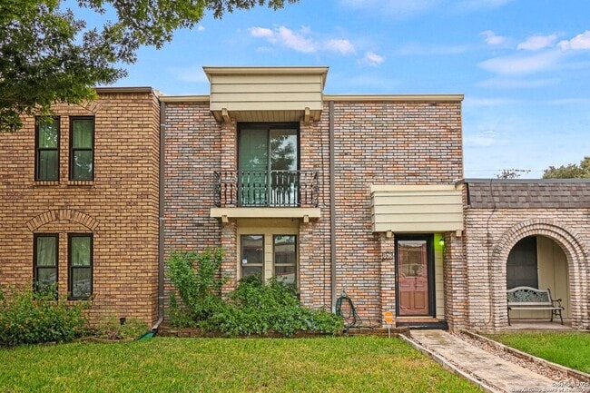 Building Photo - 162 Amistad Blvd