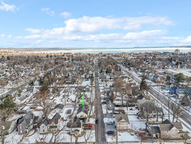 Building Photo - 814 Locust St