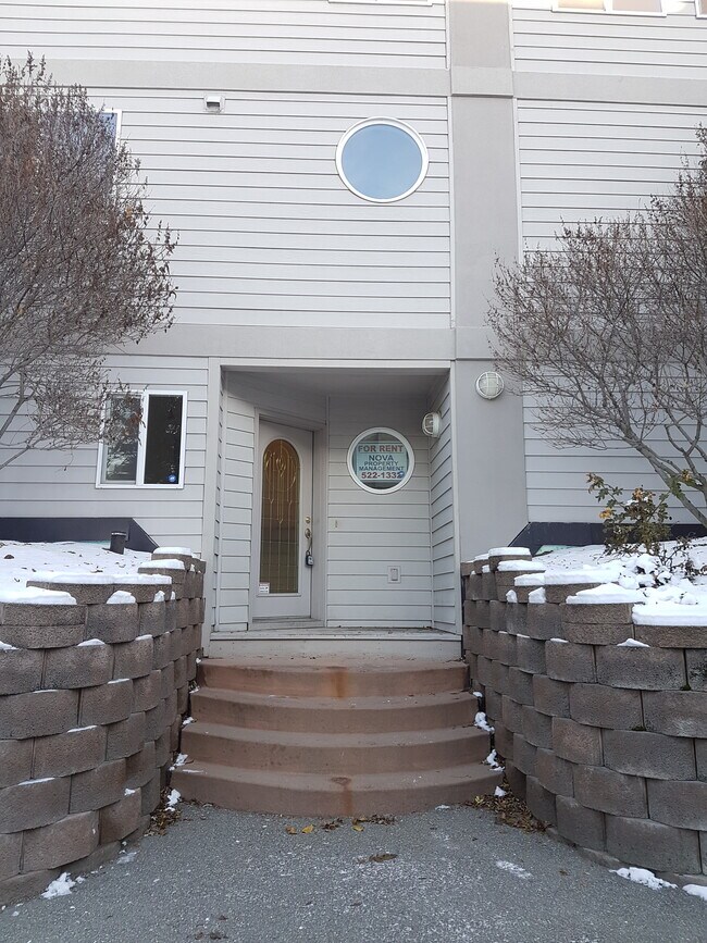 Building Photo - 1311 W 7th Ave