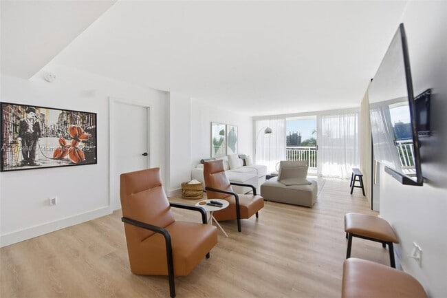 Building Photo - 3546 S Ocean Blvd