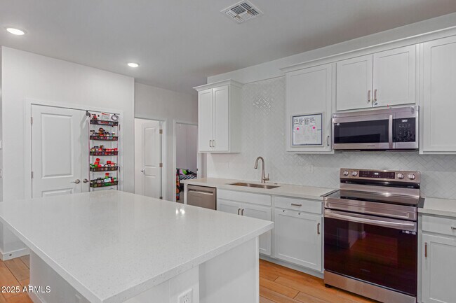 Building Photo - 17031 W Butler Ave