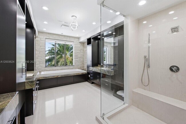 Building Photo - 720 Isle of Palms Dr