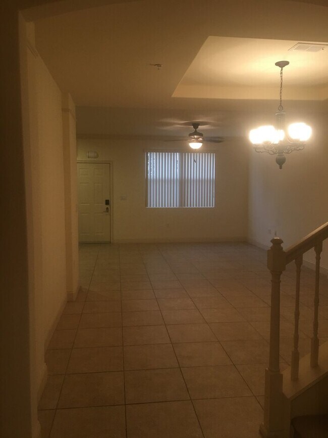 Building Photo - 2646 Bella Vista Dr