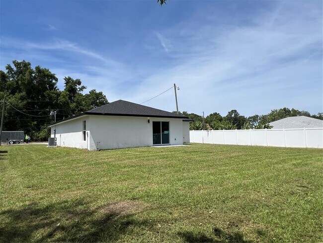Building Photo - 13609 Markhan St