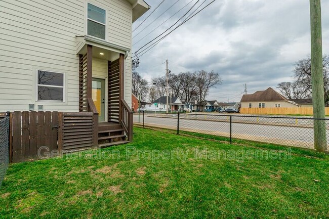 Building Photo - 1124 Garfield St