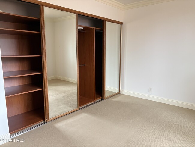 Building Photo - 28649 Acacia Glen St