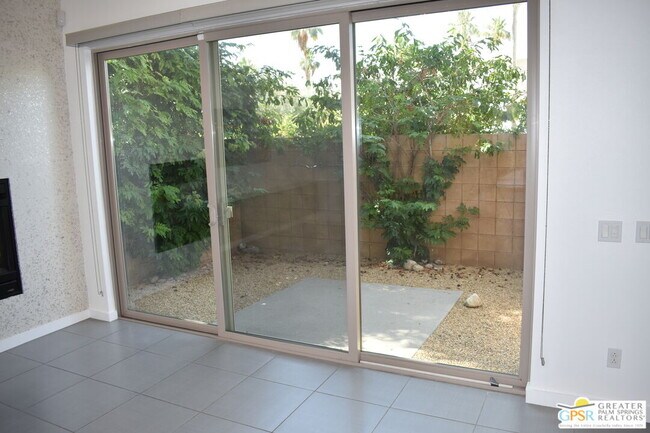 Building Photo - 938 Oceo Cir S