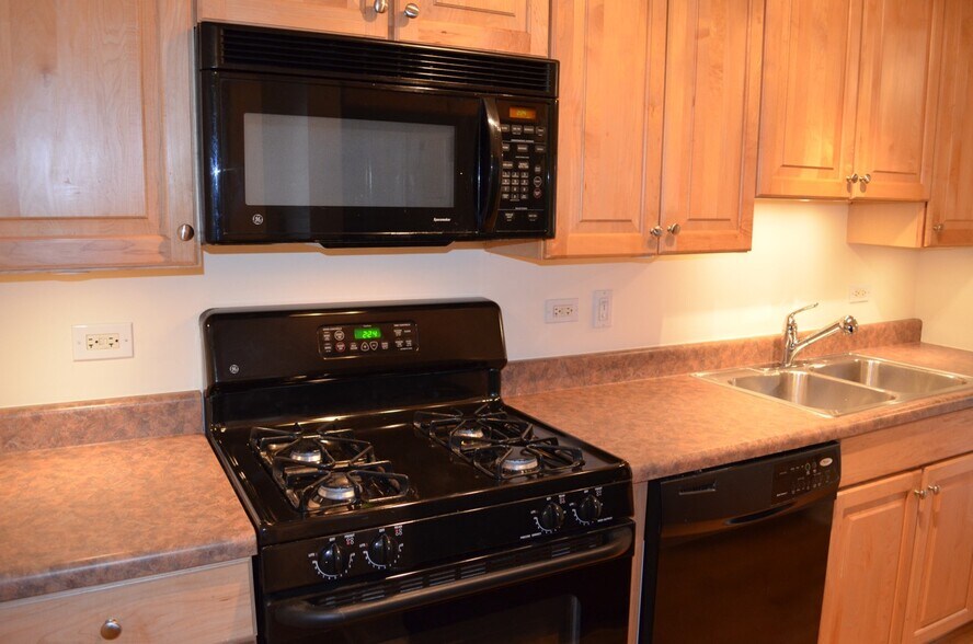 Building Photo - 2407 North Kennicott Drive