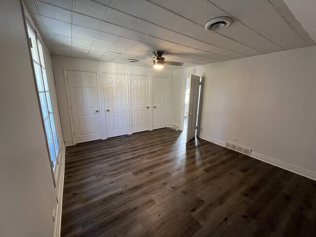 Building Photo - 1111 Circle Ave