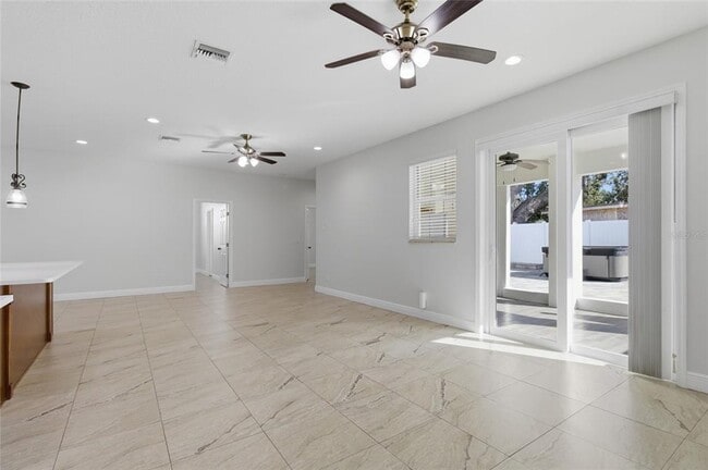 Building Photo - 810 W Whatley Pl