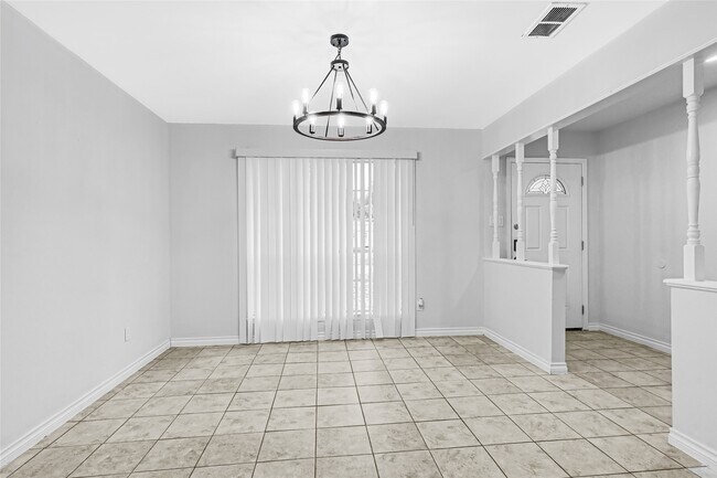 Building Photo - 1014 Robinson St