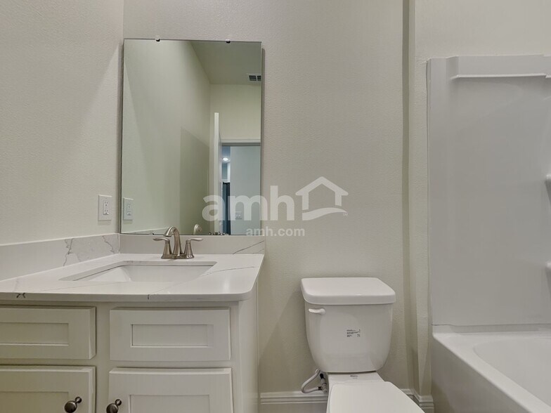 Building Photo - 4851 Rio Grande Cv