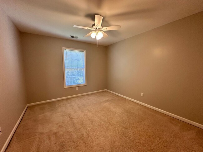Building Photo - Exclusively Offered By Muse Realty Rentals...
