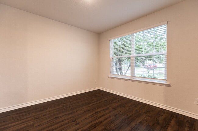 Building Photo - 2918 Lindenwood Run