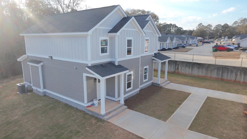 Building Photo - 231 Pineneedle Rd