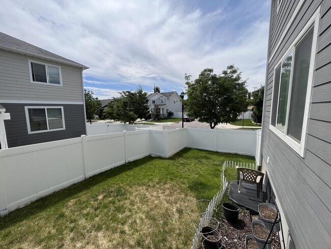 Building Photo - 9729 Fira Ln