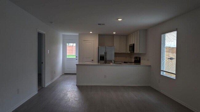 Building Photo - 204 Burt Rainey Ln