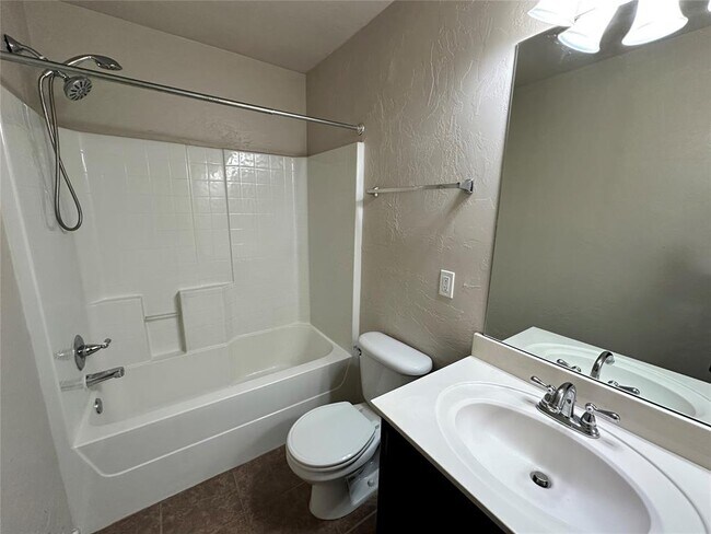 Building Photo - 6020 SE 86th St