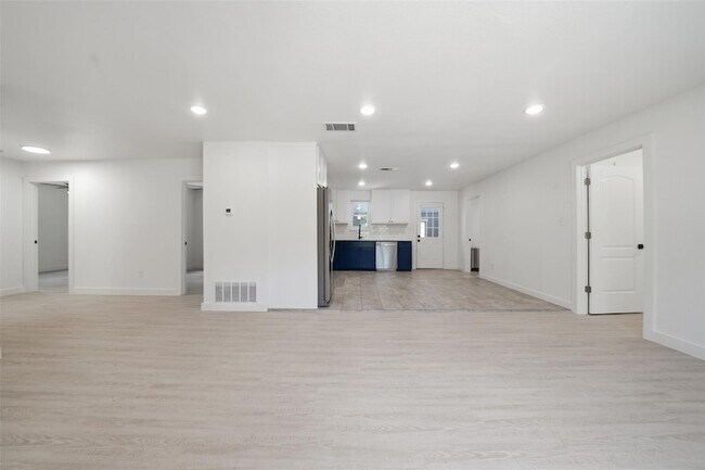 Building Photo - 14405 Tucumcari Trail