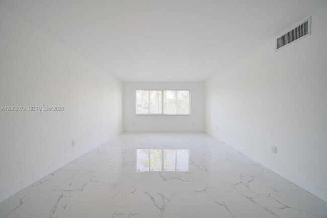 Building Photo - 14840 Naranja Lakes Blvd