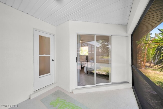 Building Photo - 2861 SW 23rd Pl