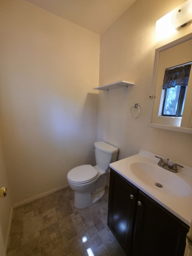 Building Photo - 2804 Burro Springs Ovi