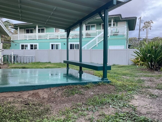 Building Photo - Beautiful, Bright & Airy Beach House--3Beds, 2Baths with Yard