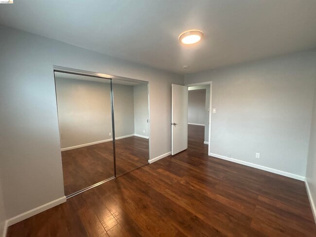 Building Photo - 4462 Clayton Rd