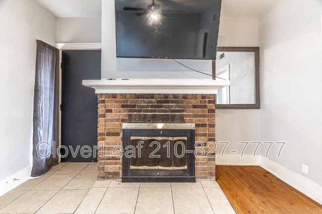 Building Photo - 723 E Euclid Ave