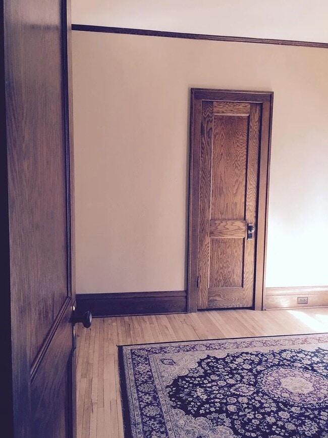 Building Photo - 1802-1806 Superior Ave - Duplex