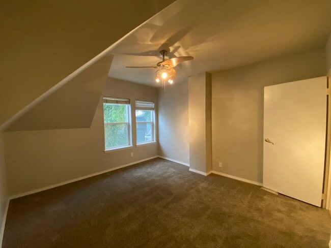 Building Photo - Beautifully Updated South Hill Home in Spo...