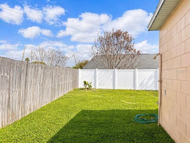 Building Photo - 7915 Tumbleweed Ct