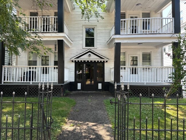 Building Photo - 2240 Murray Hill Rd