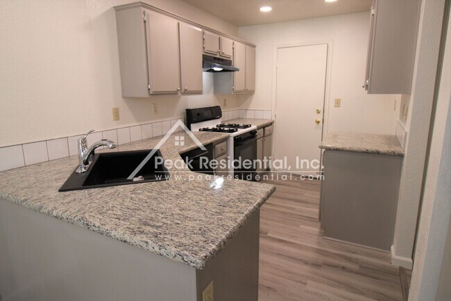 Building Photo - 2641 Decker Way