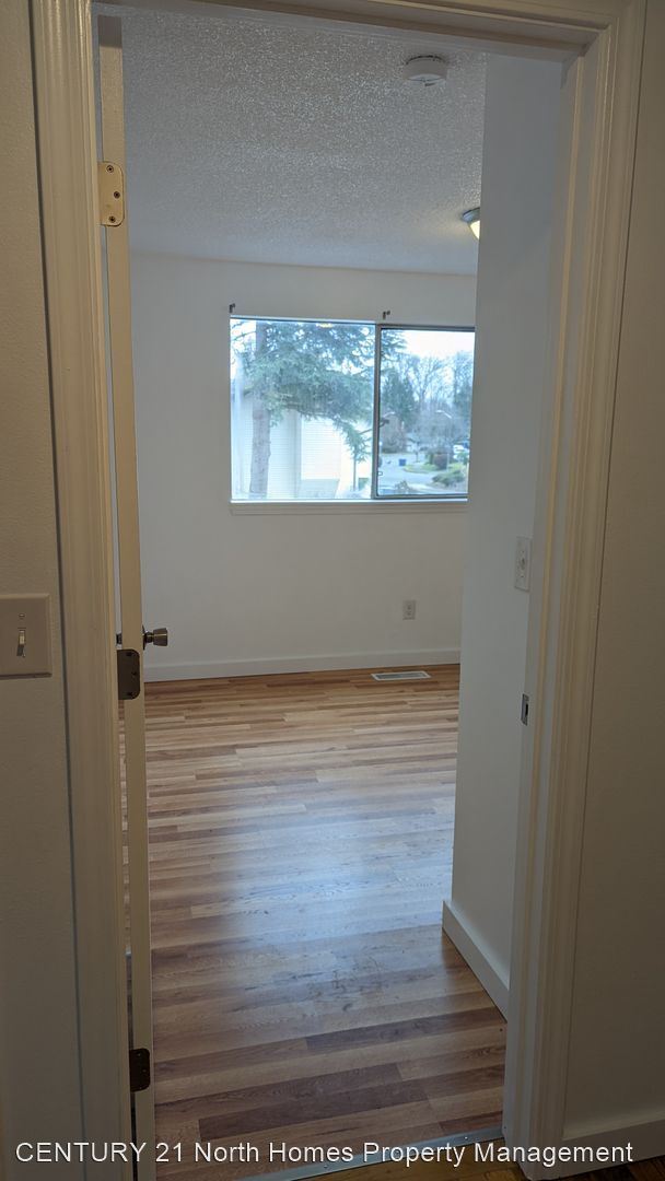 Building Photo - 3 br, 2.5 bath House - 1511 Newport Ct SE