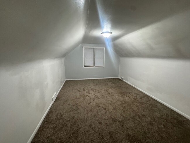 Building Photo - This Charming 3BR Single Family Home!