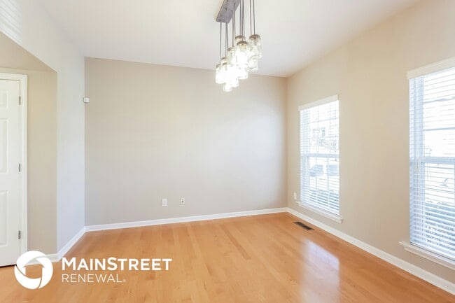 Building Photo - 422 Laurel Hills Dr